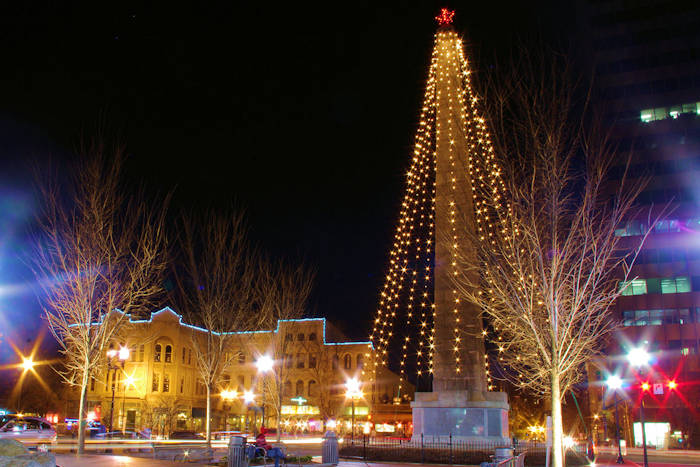Top US Towns with Incredible Christmas Celebrations